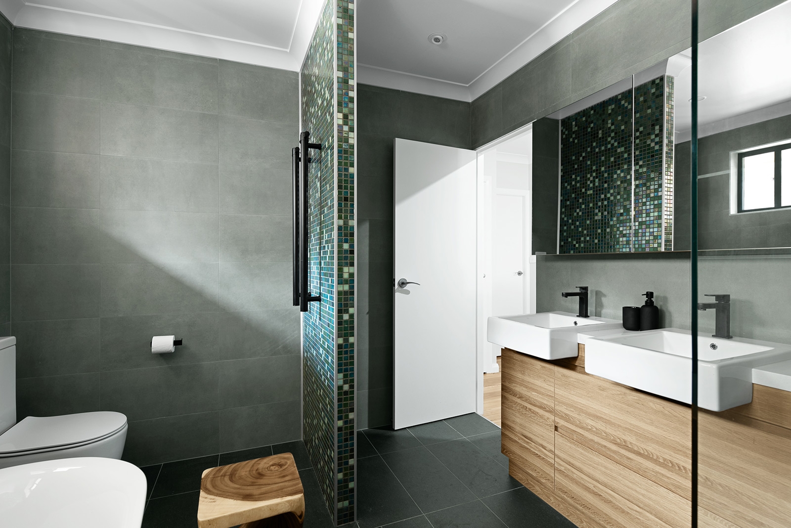 Ezarri DECO Design Interiors Bathroom