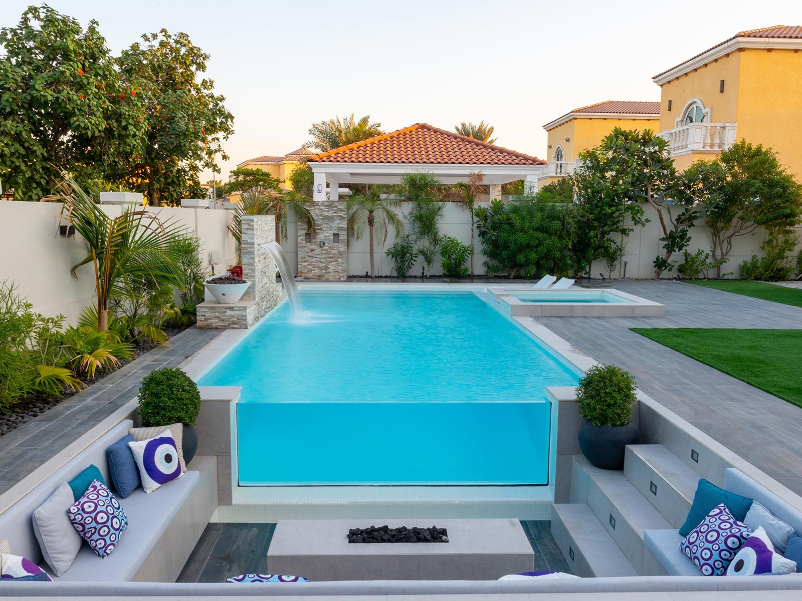 Ezarri_Perla-25_Gresite-Blanco_Dubai_Piscina_pool