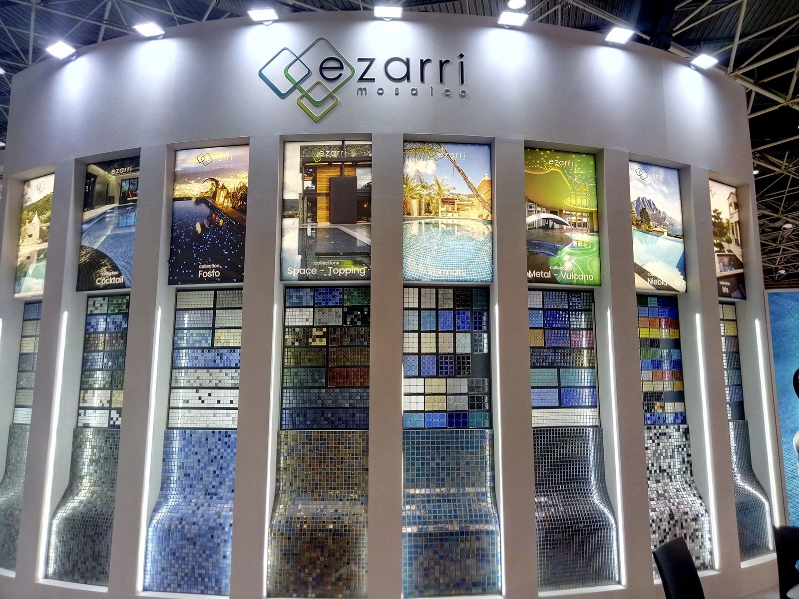 Ezarri at Piscine Global Europe 2018 in Lyon with all our colours and formats