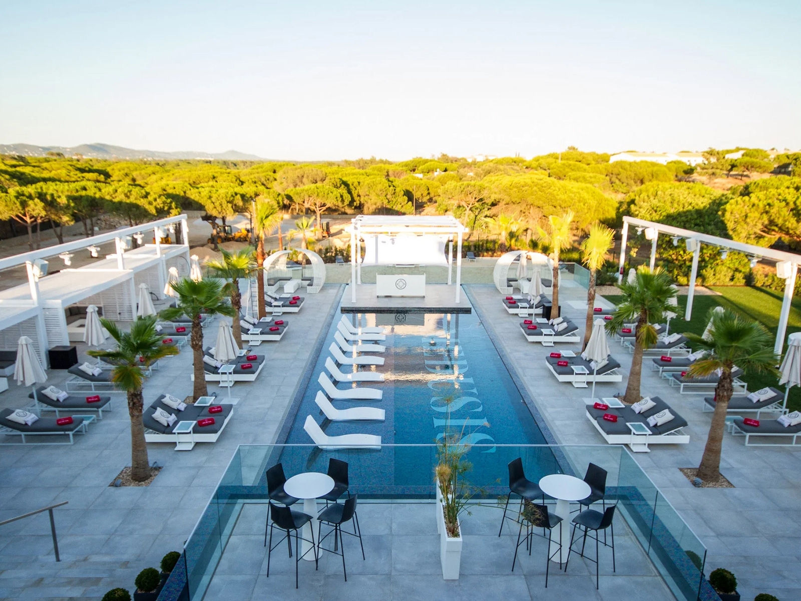 piscine en pate de verre