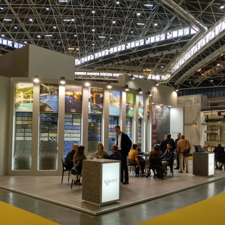 Éxito de visitas al stand de Ezarri en Cevisama 2019